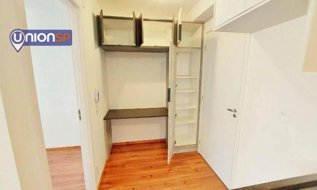 Apartamento à venda com 2 quartos, 33m² - Foto 2