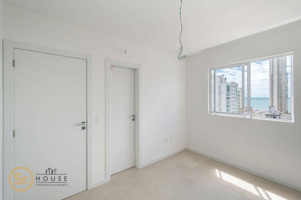 Cobertura à venda com 3 quartos, 240m² - Foto 13