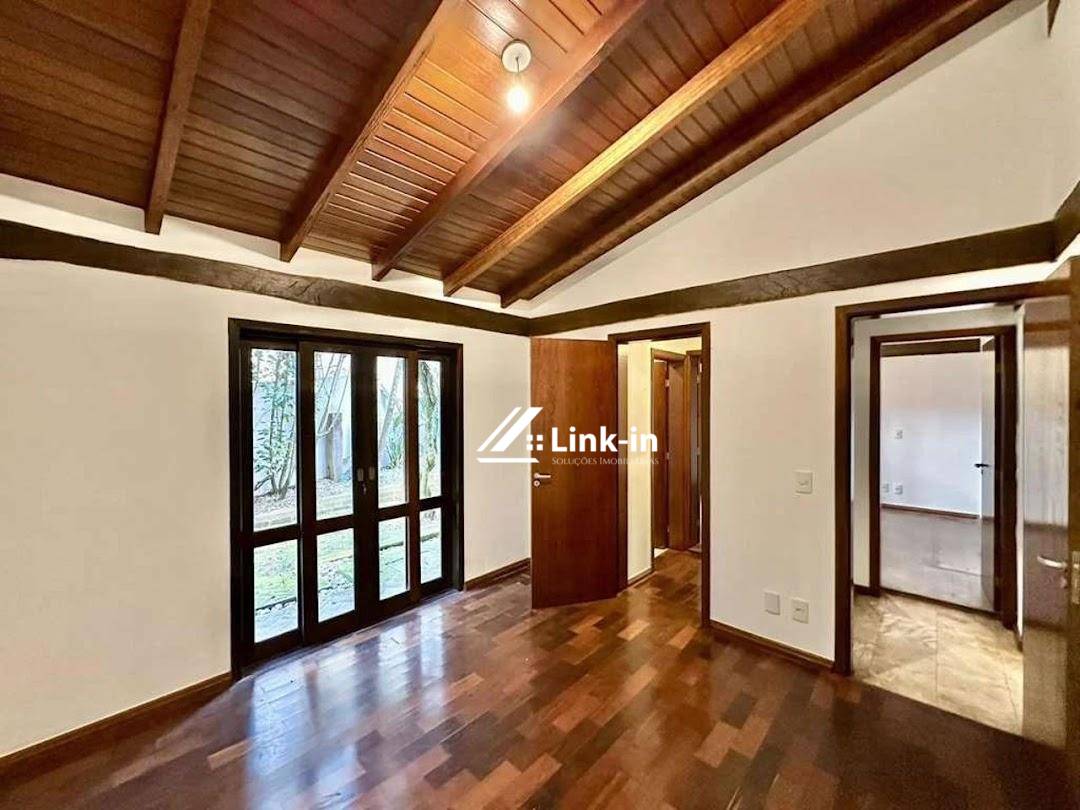 Casa, 5 quartos, 321 m² - Foto 1