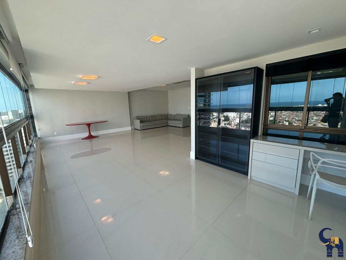 Apartamento à venda com 4 quartos, 207m² - Foto 2