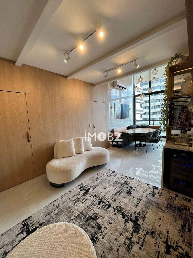 Apartamento à venda com 2 quartos, 100m² - Foto 2