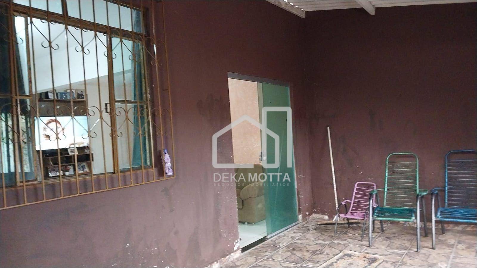 Casa à venda com 5 quartos, 186m² - Foto 2