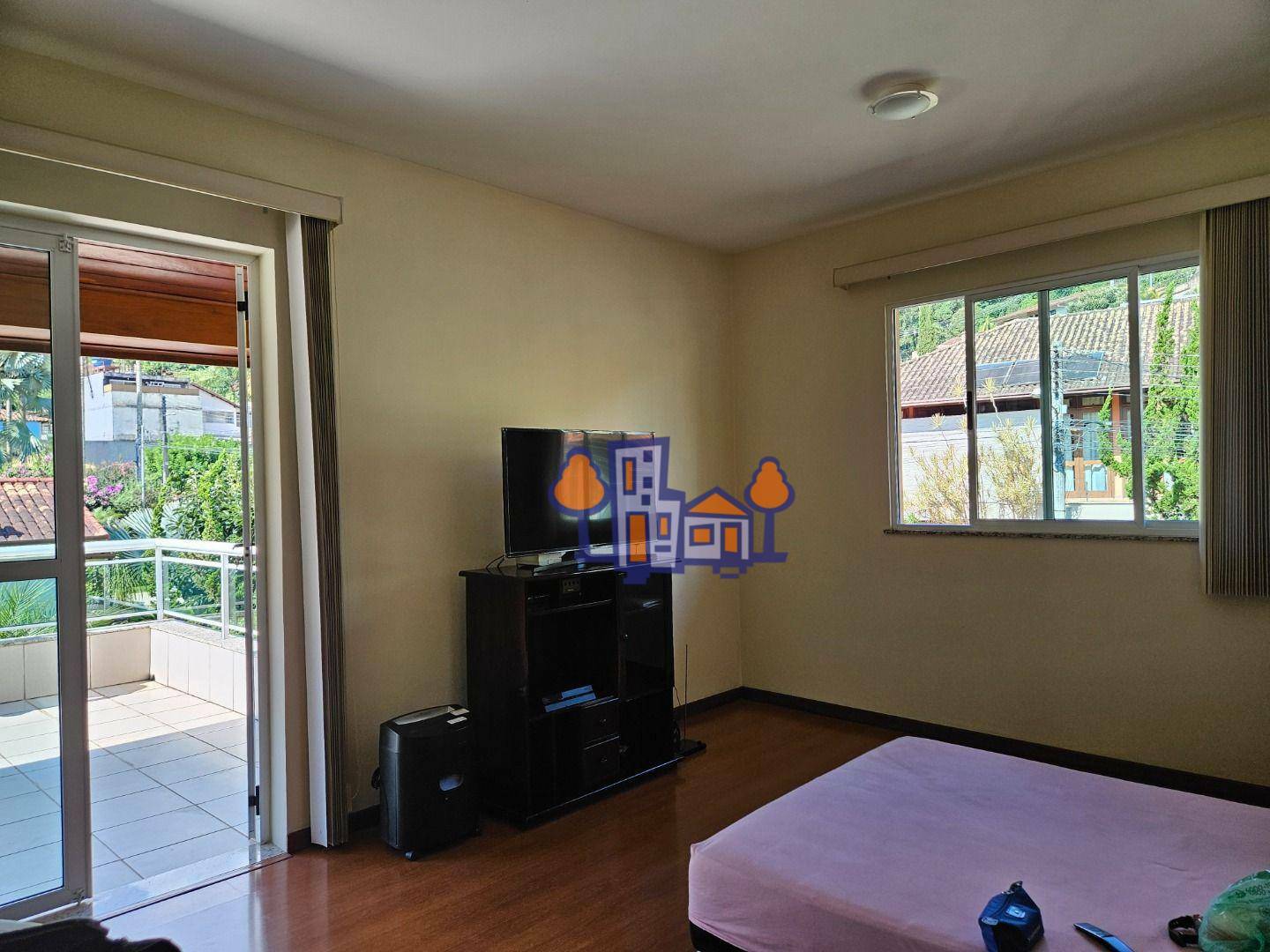 Casa à venda com 5 quartos, 326m² - Foto 30