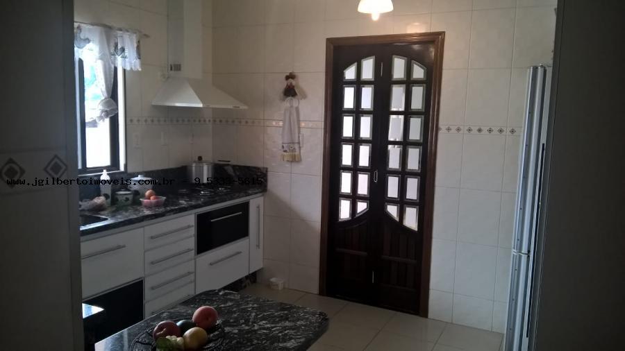 Casa à venda com 3 quartos, 182m² - Foto 10