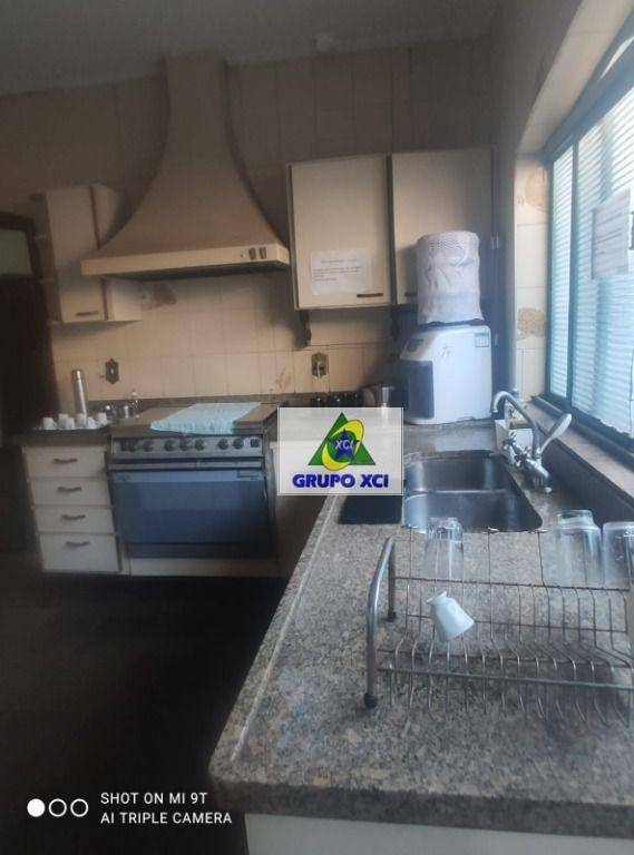 Casa para alugar com 3 quartos, 400m² - Foto 47