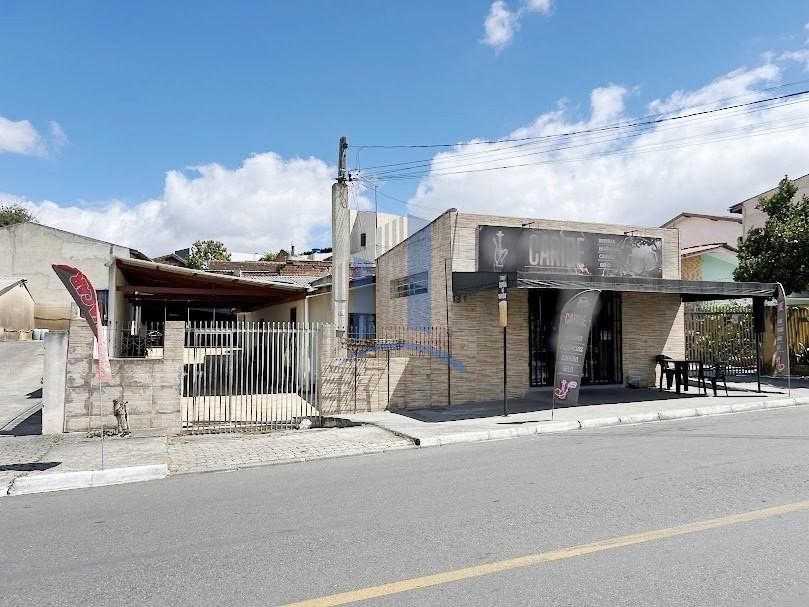 Casa à venda com 3 quartos, 185m² - Foto 1