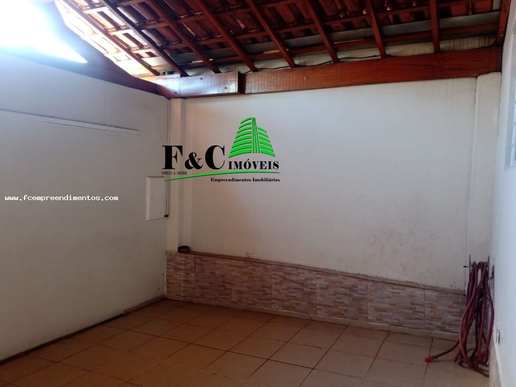 Casa à venda com 3 quartos, 140m² - Foto 1