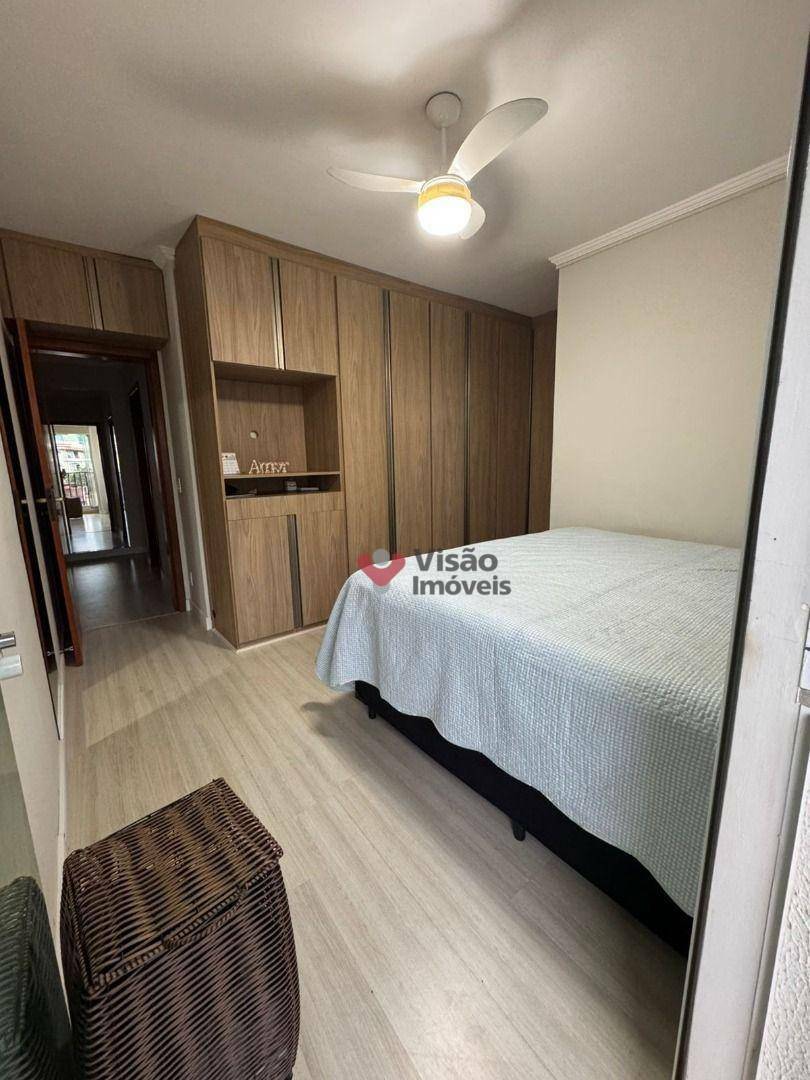 Apartamento à venda com 3 quartos, 160m² - Foto 12