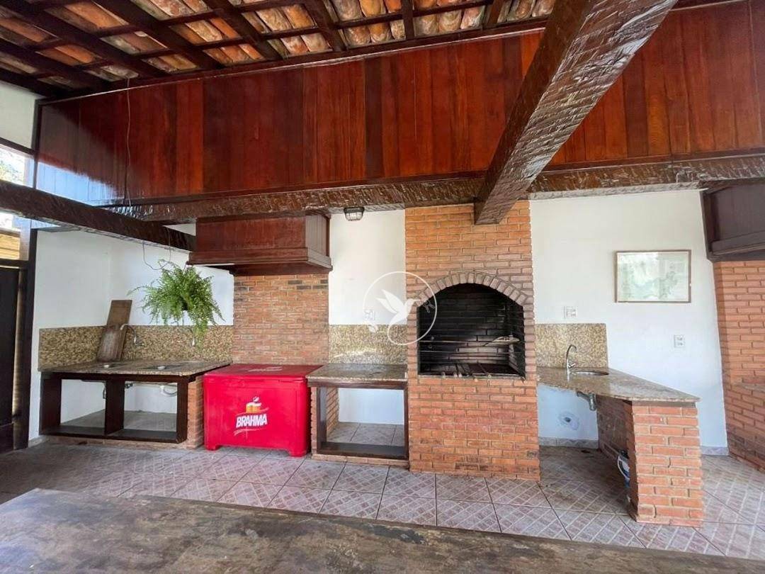 Casa à venda com 6 quartos, 400m² - Foto 35