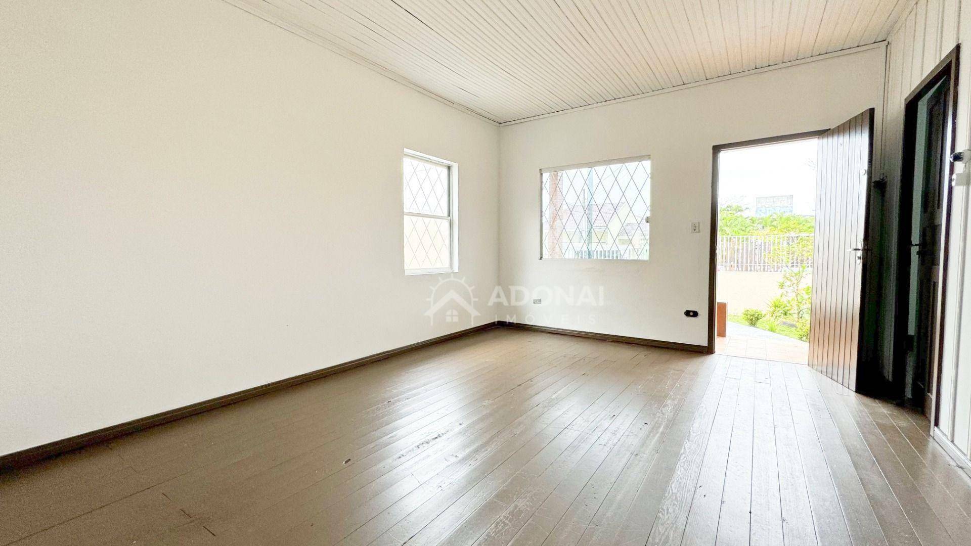 Casa à venda com 5 quartos, 210m² - Foto 6