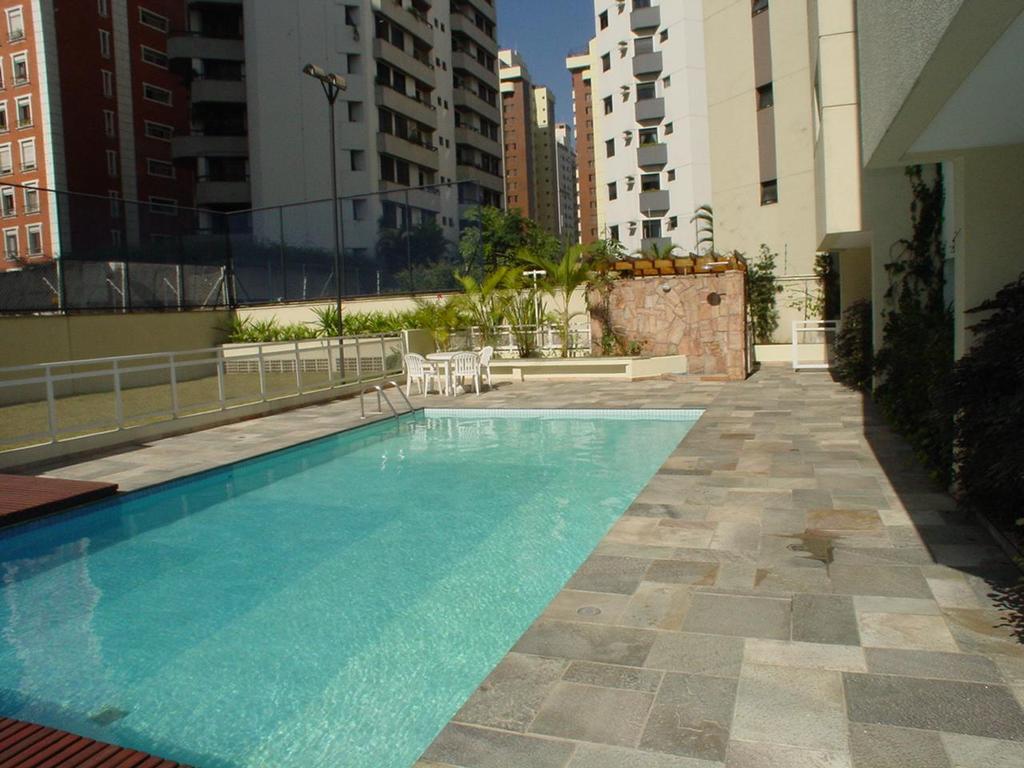 Apartamento à venda com 2 quartos, 77m² - Foto 3