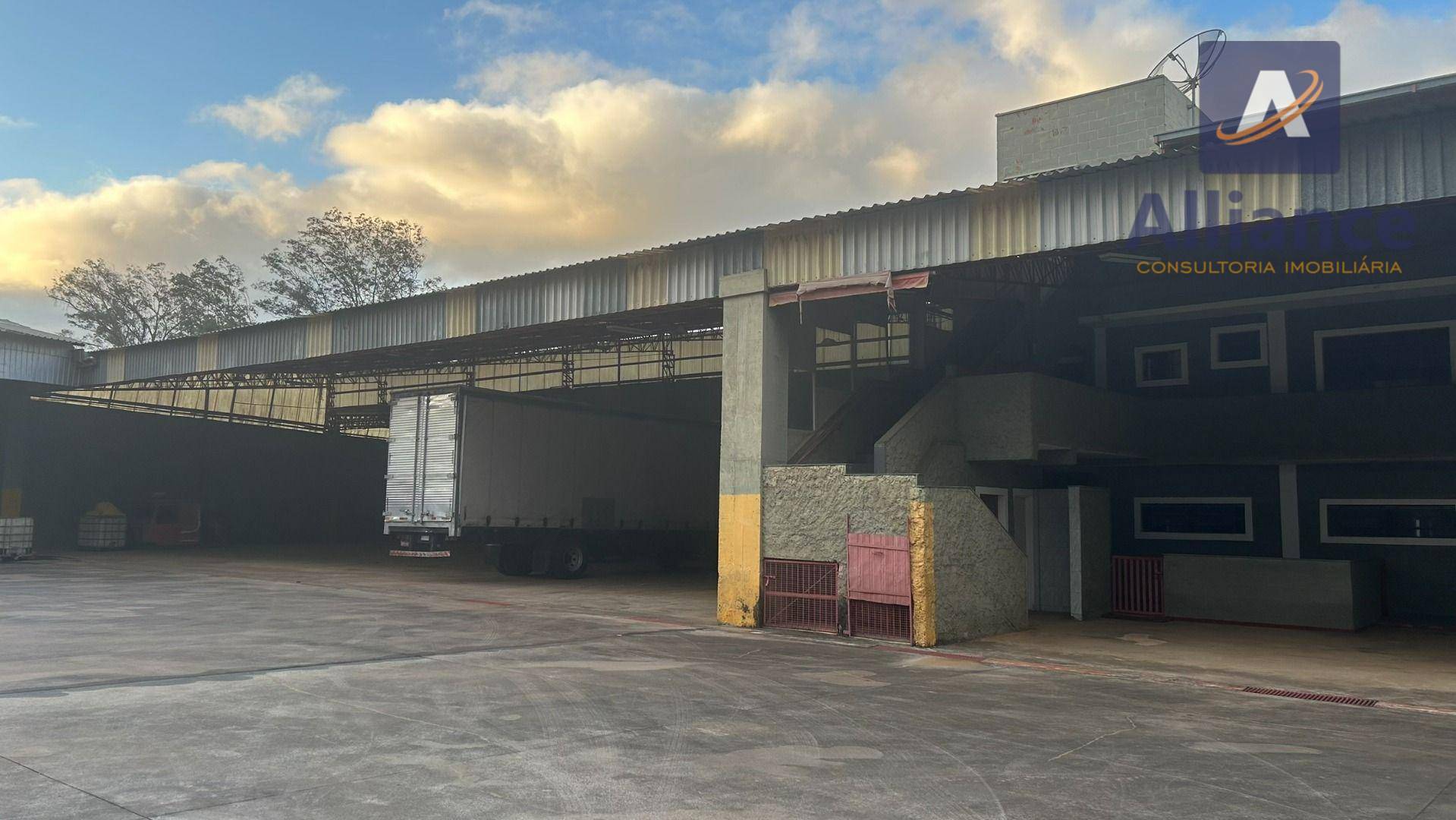 Depósito-Galpão, 3570 m² - Foto 1