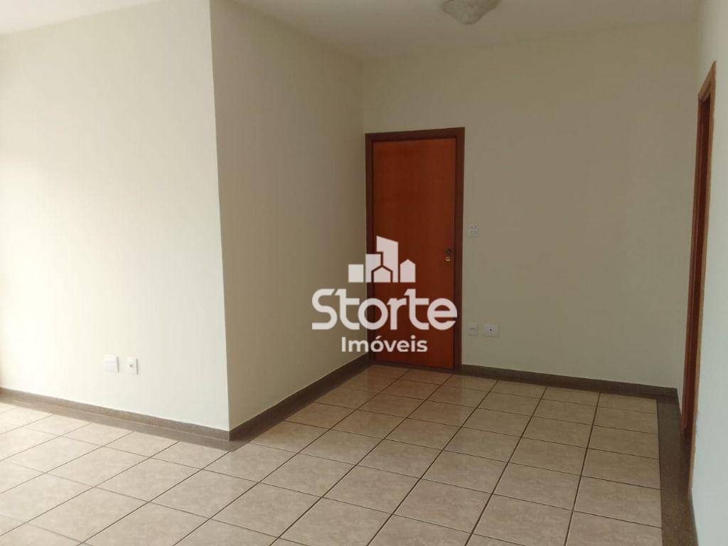 Apartamento à venda com 3 quartos, 120m² - Foto 4