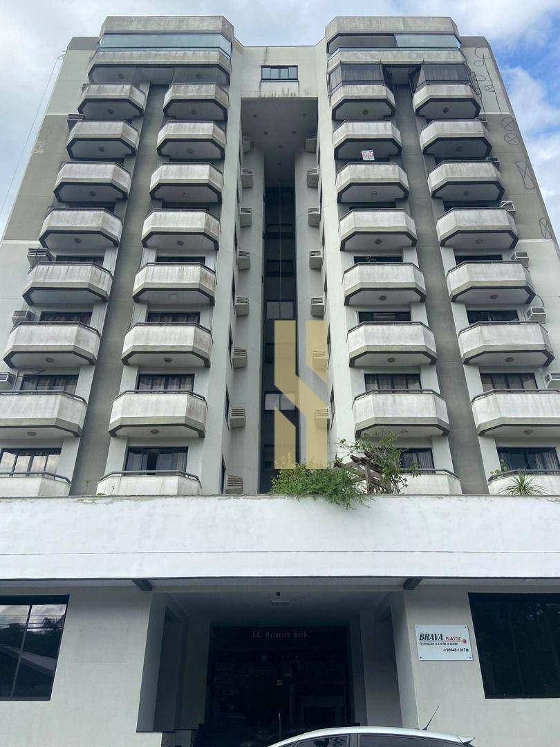 Cobertura, 3 quartos, 259 m² - Foto 2