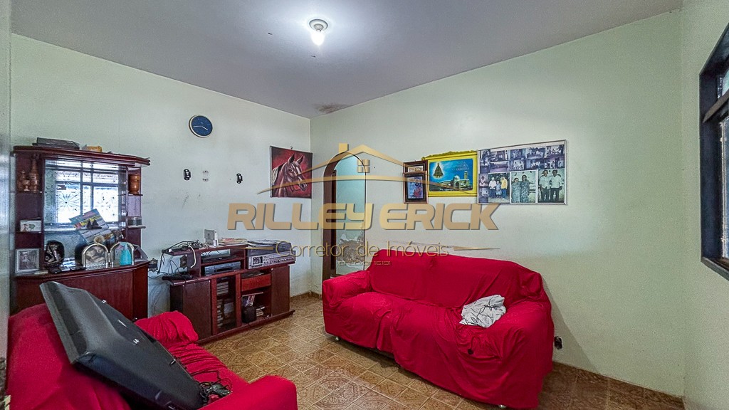 Casa à venda com 3 quartos, 250m² - Foto 2