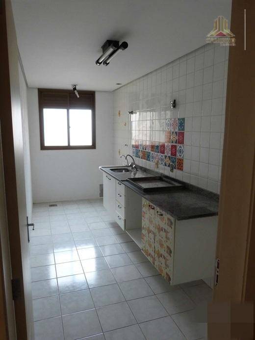 Apartamento à venda com 3 quartos, 76m² - Foto 3