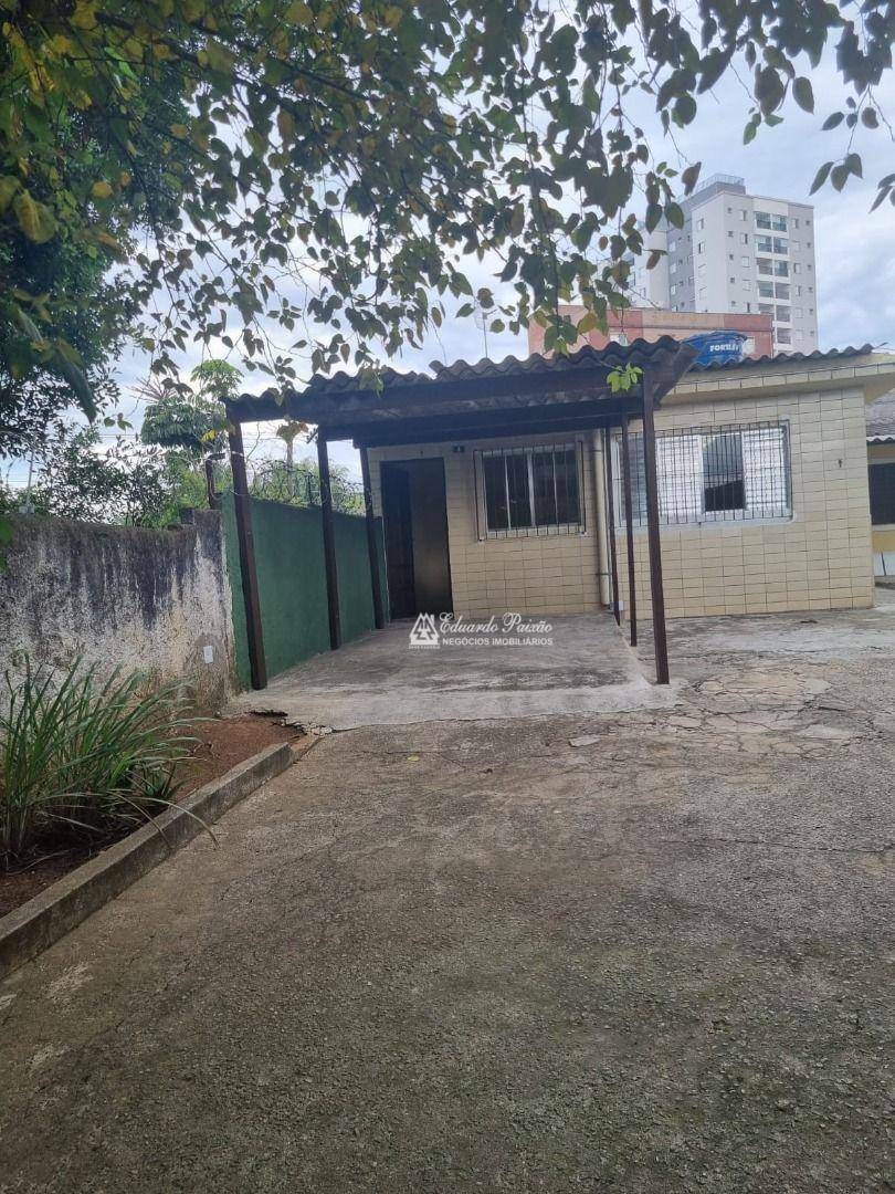 Casa para alugar com 2 quartos, 70m² - Foto 2