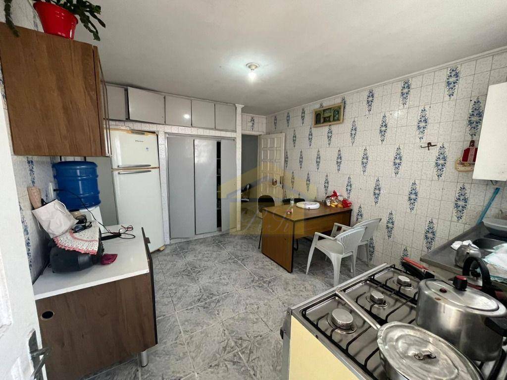 Sobrado à venda com 3 quartos, 183m² - Foto 4