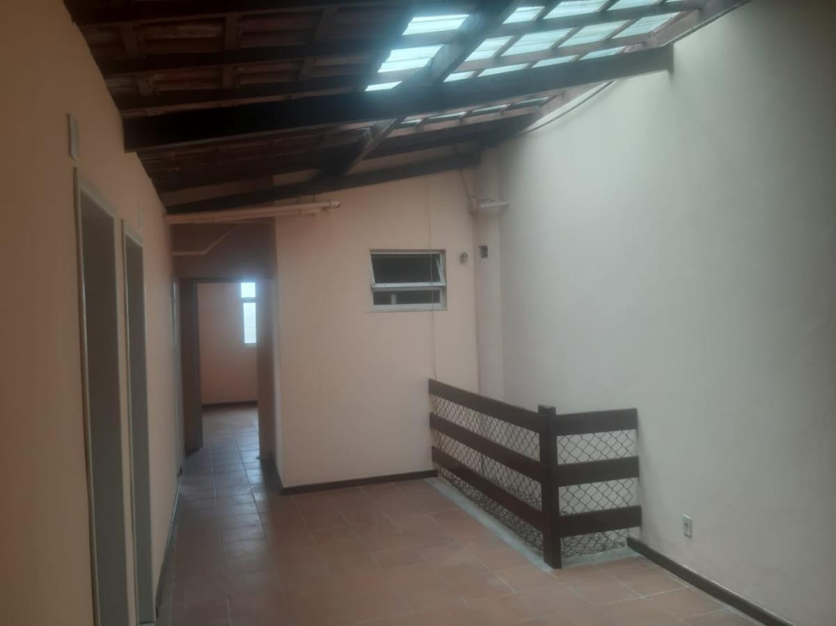 Casa à venda com 7 quartos, 453m² - Foto 20