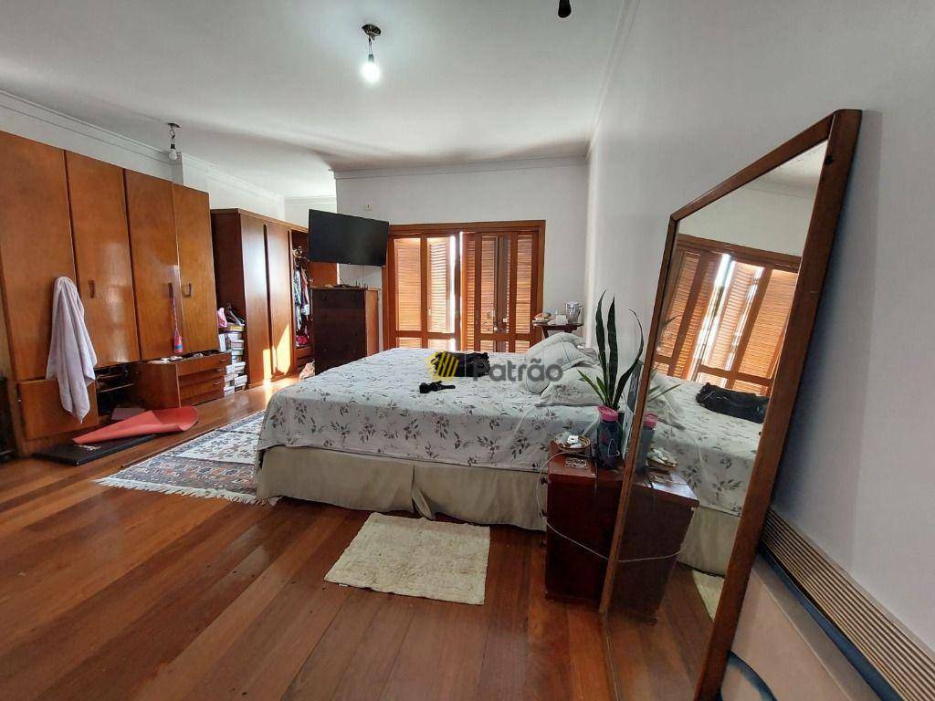 Sobrado à venda com 4 quartos, 384m² - Foto 30