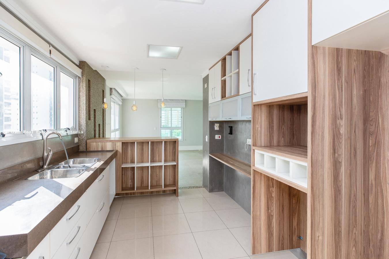 Apartamento à venda com 3 quartos, 155m² - Foto 4