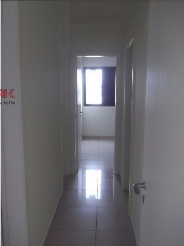 Apartamento para alugar com 3 quartos, 98m² - Foto 4