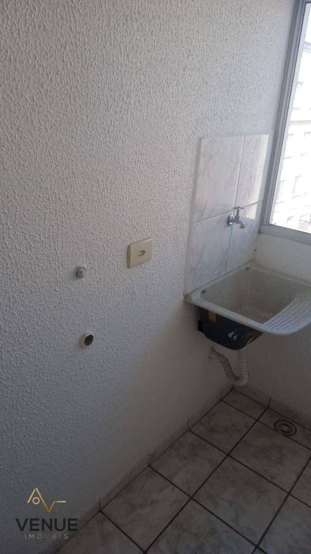 Apartamento à venda com 2 quartos, 40m² - Foto 9