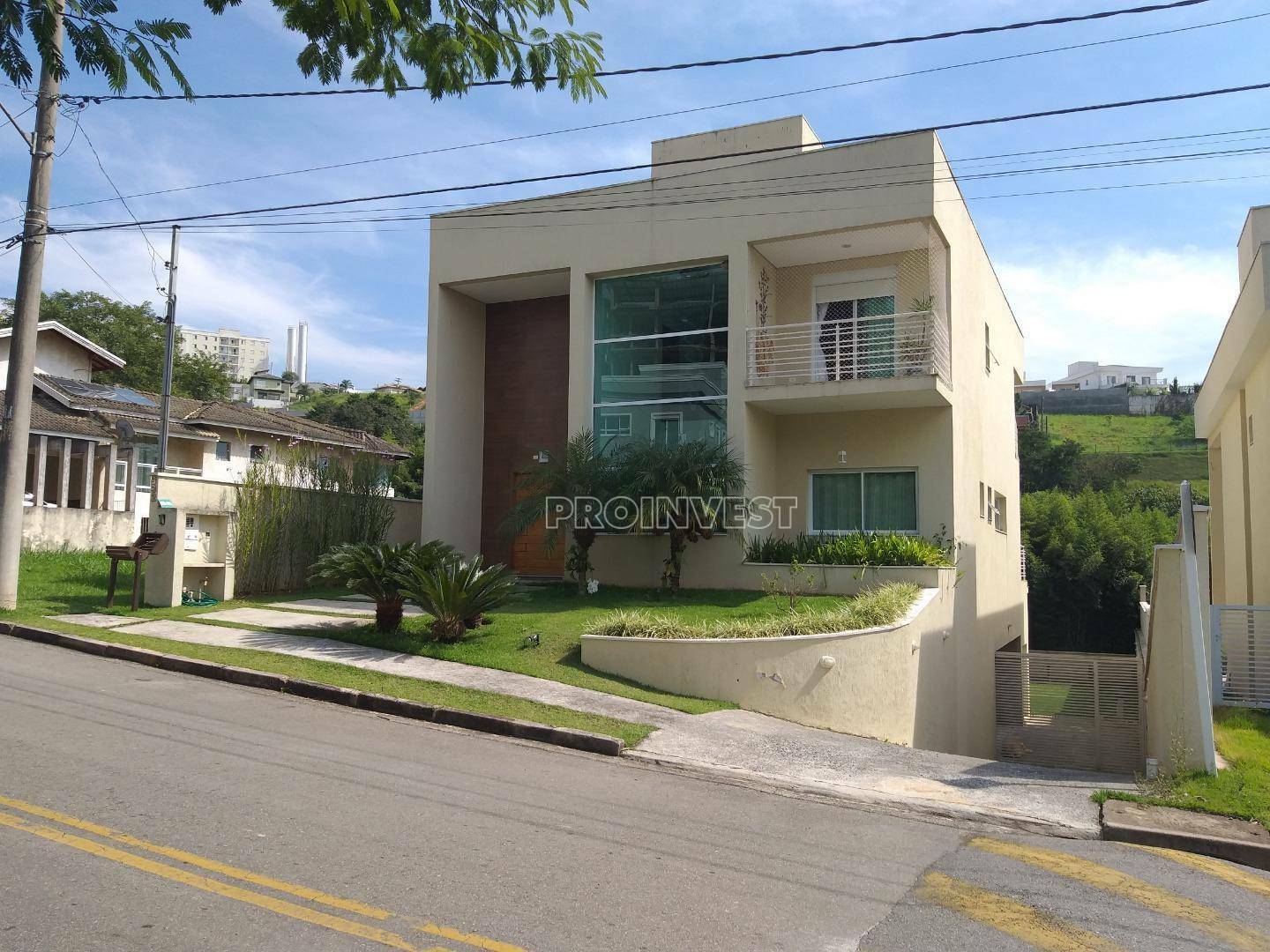 Casa de Condomínio à venda com 4 quartos, 449m² - Foto 1