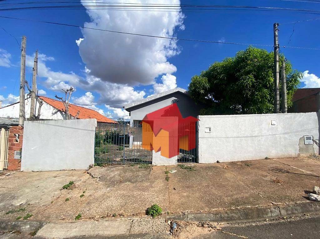 Casa à venda com 2 quartos, 100m² - Foto 1