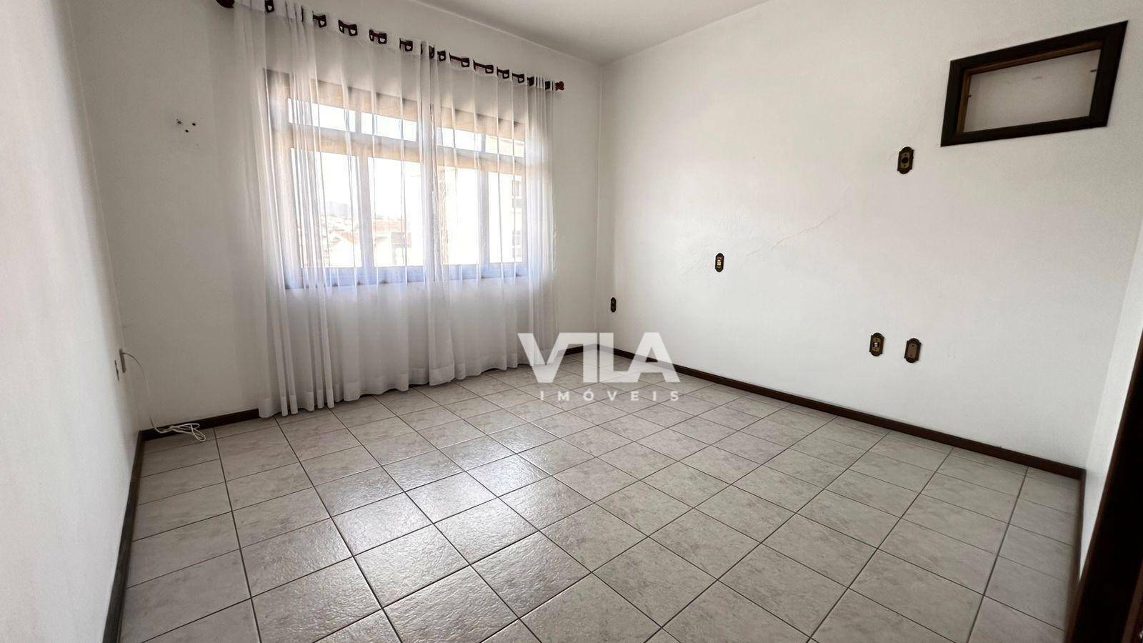 Casa à venda com 6 quartos, 305m² - Foto 22