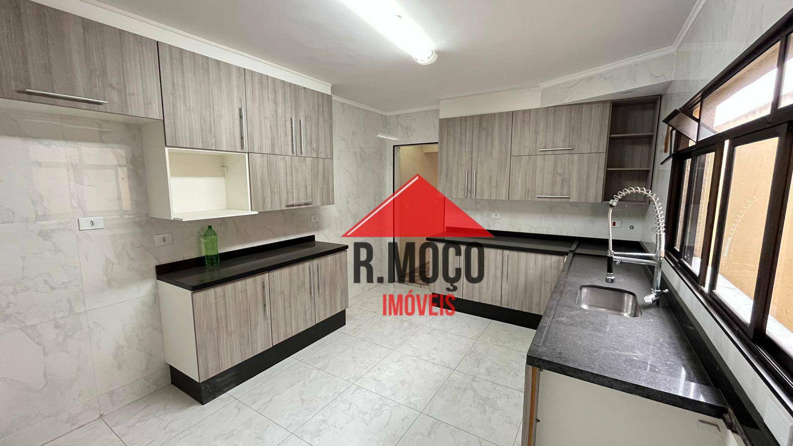 Sobrado à venda com 3 quartos, 226m² - Foto 11