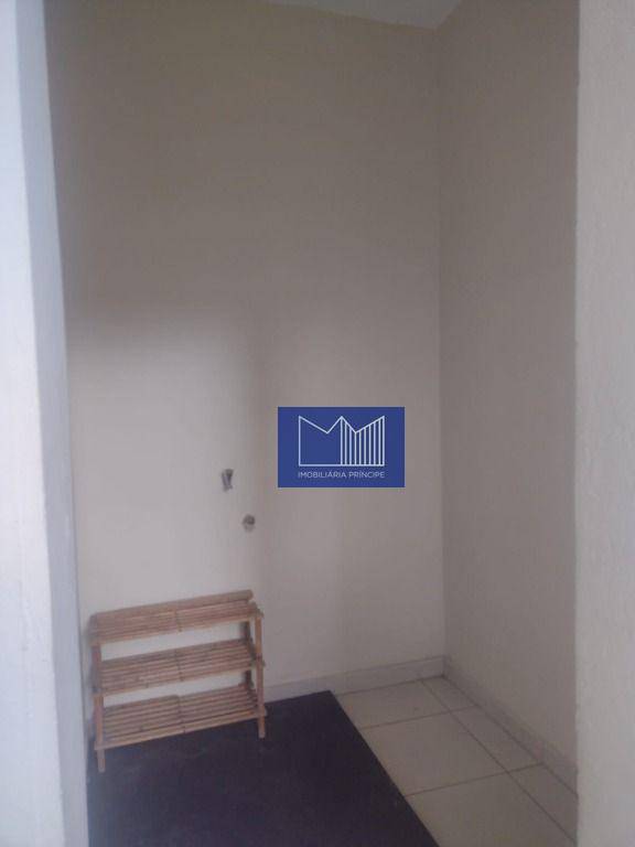 Apartamento para alugar com 2 quartos, 70m² - Foto 40