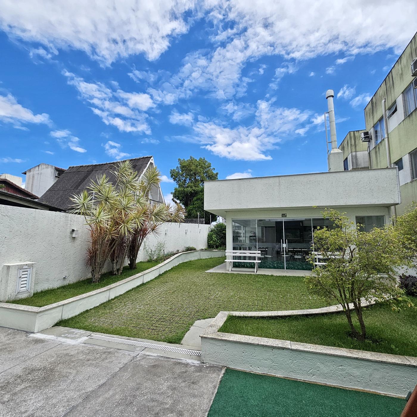 Apartamento à venda com 2 quartos, 68m² - Foto 4