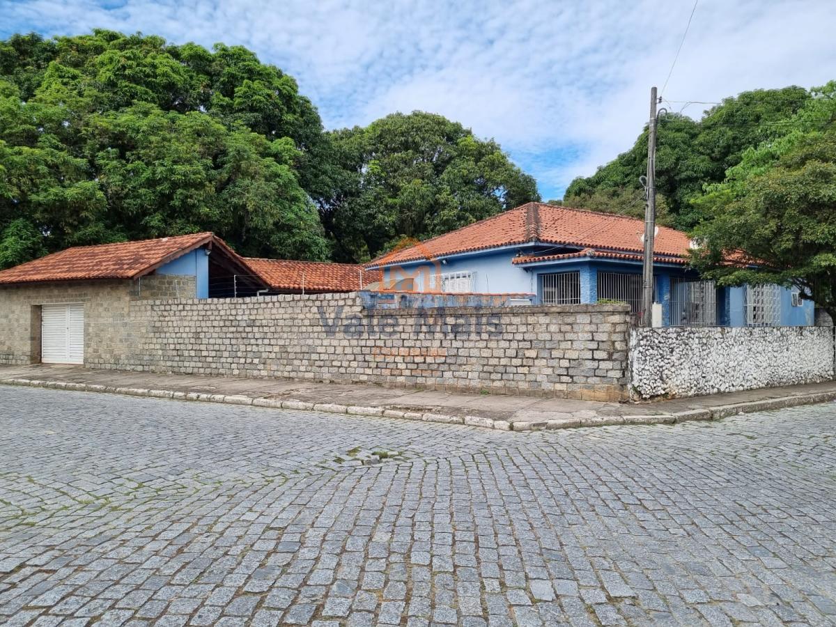 Casa para alugar com 3 quartos, 520m² - Foto 1