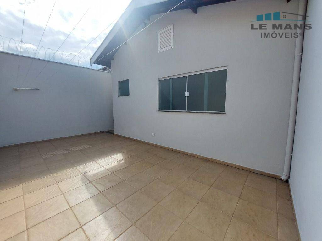 Casa para alugar com 3 quartos, 130m² - Foto 14