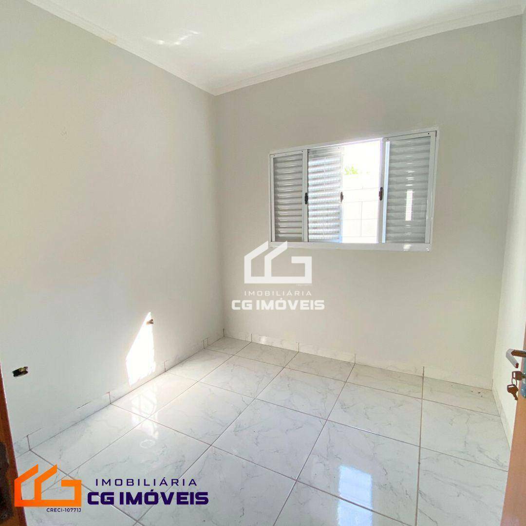 Casa à venda com 2 quartos, 45m² - Foto 4