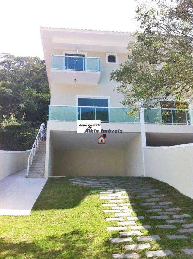 Casa à venda com 3 quartos, 160m² - Foto 1