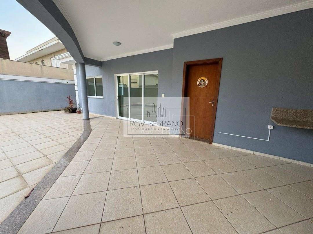 Casa de Condomínio para alugar com 5 quartos, 405m² - Foto 31