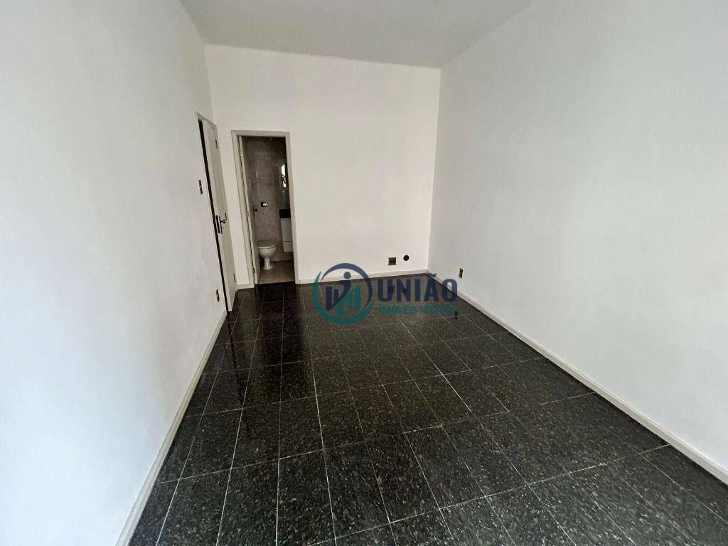 Apartamento à venda com 3 quartos, 110m² - Foto 2