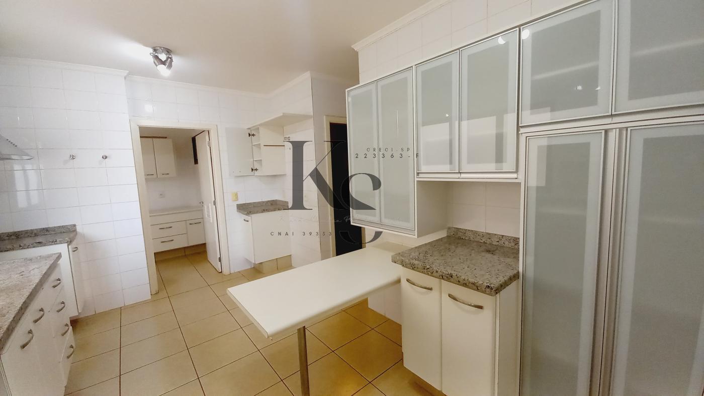 Apartamento à venda com 3 quartos, 188m² - Foto 2