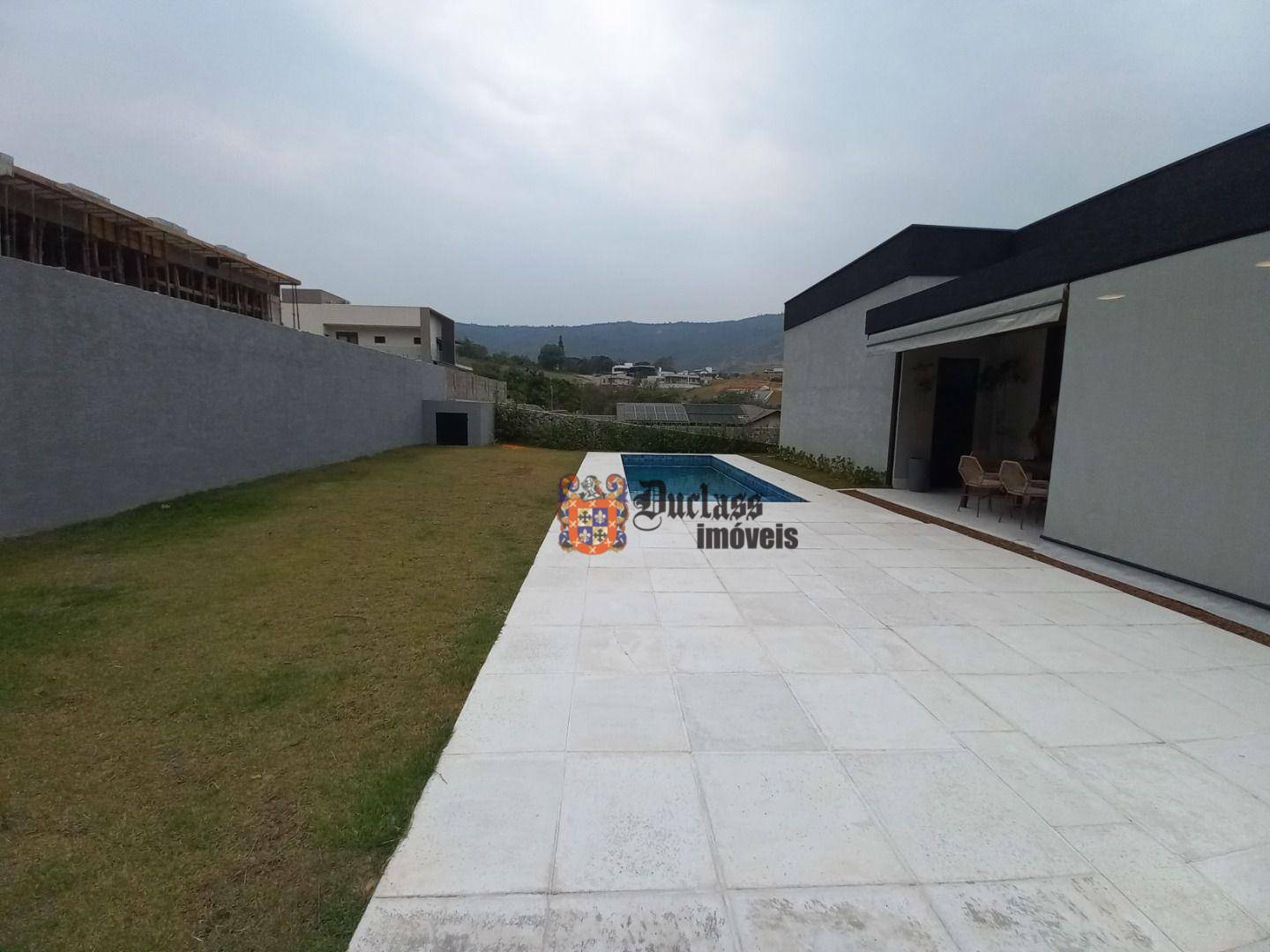 Casa de Condomínio para alugar com 4 quartos, 390m² - Foto 26