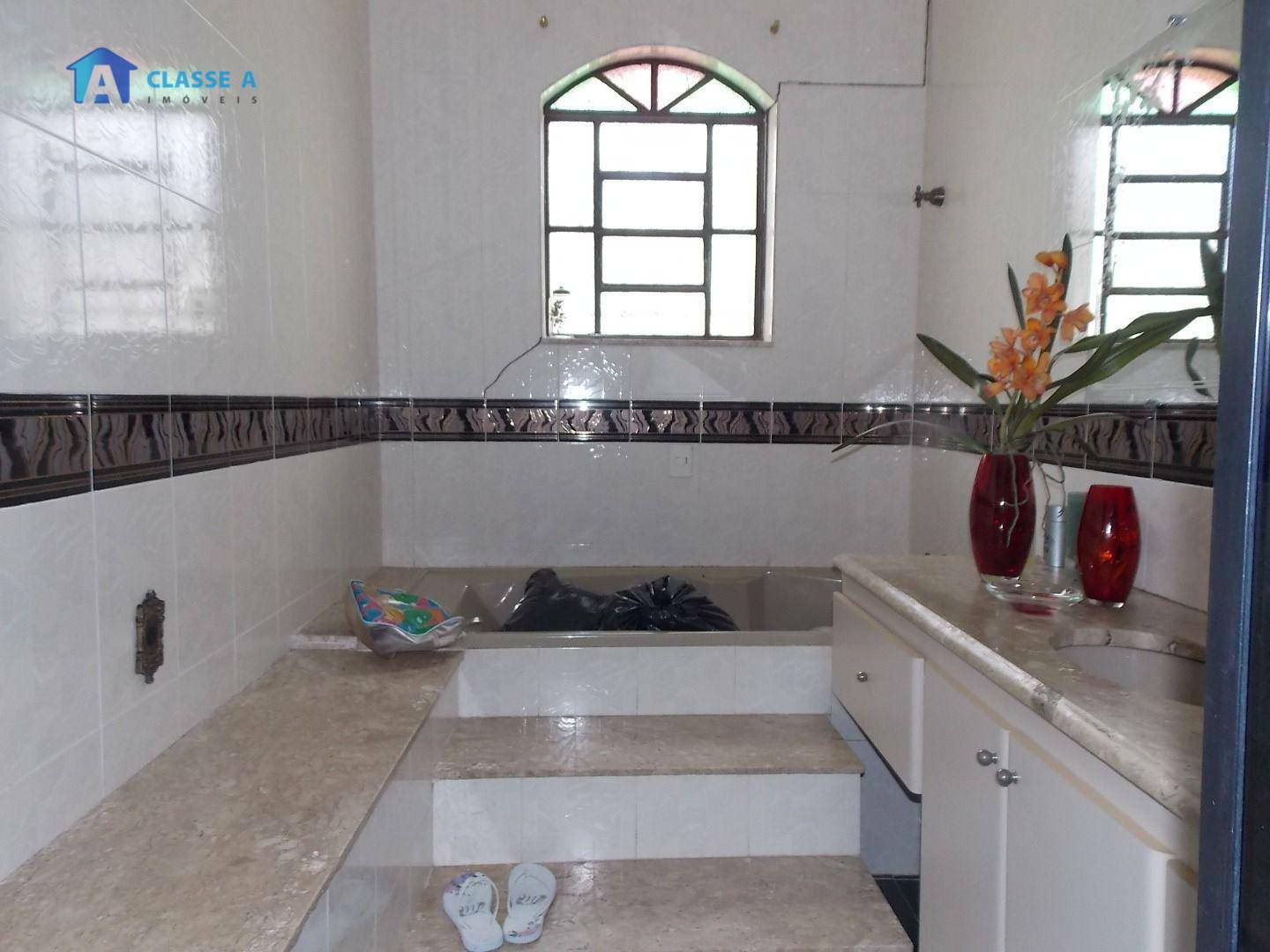 Casa à venda com 4 quartos, 300m² - Foto 15