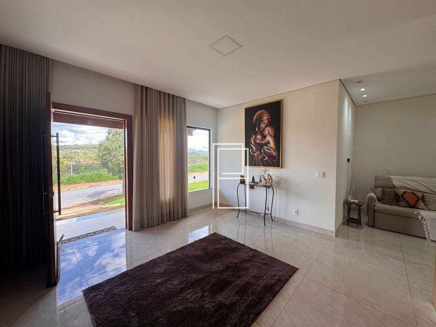 Casa à venda com 4 quartos, 265m² - Foto 4