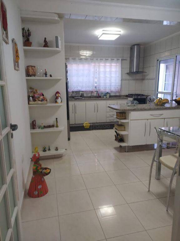 Sobrado à venda com 4 quartos, 188m² - Foto 4