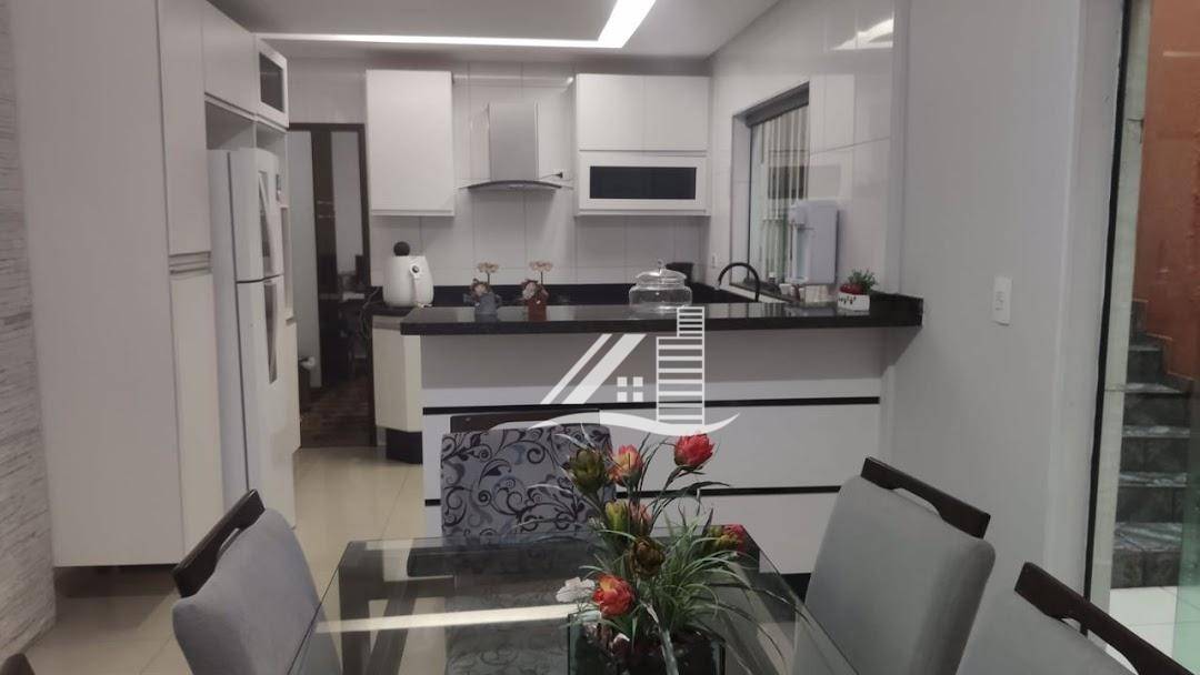 Sobrado à venda com 3 quartos, 290m² - Foto 4