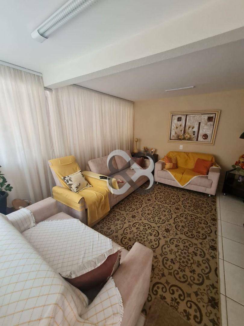 Casa à venda com 4 quartos, 340m² - Foto 18