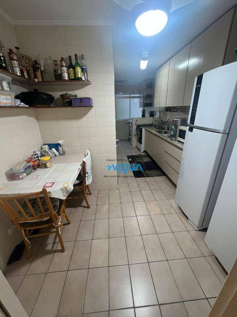 Apartamento à venda com 3 quartos, 115m² - Foto 2