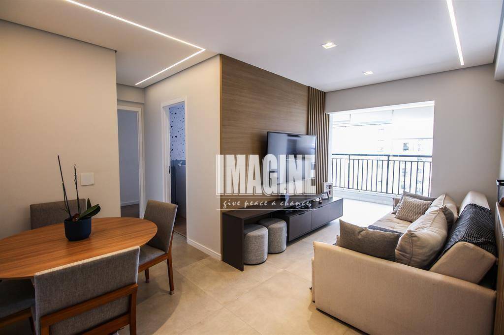 Apartamento à venda com 2 quartos, 70m² - Foto 1