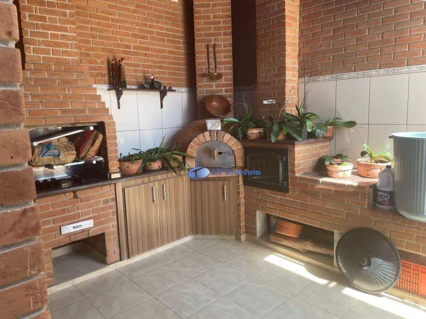 Sobrado, 4 quartos, 244 m² - Foto 1