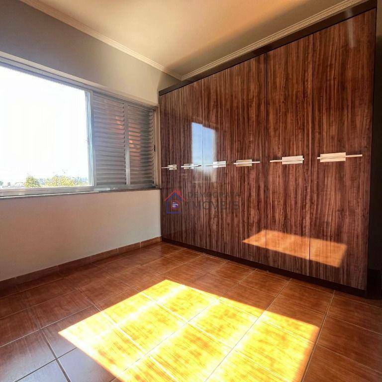 Apartamento à venda com 3 quartos, 110m² - Foto 17